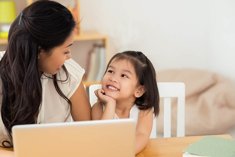472064178_Healthy_Family_Technology_Use_Five_Steps